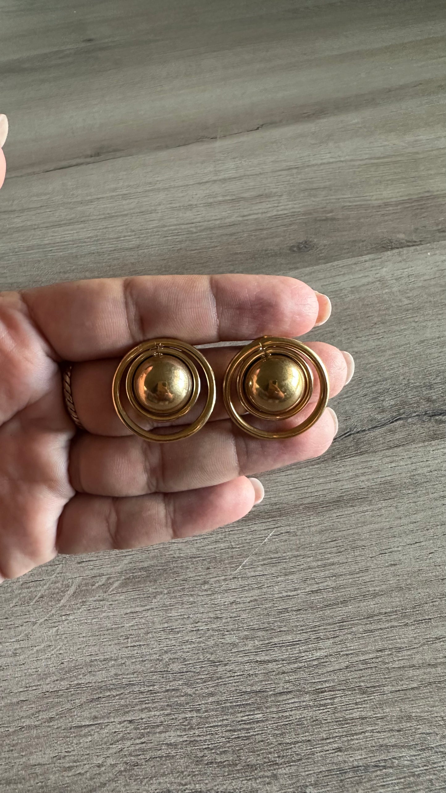 Pendiente Oro