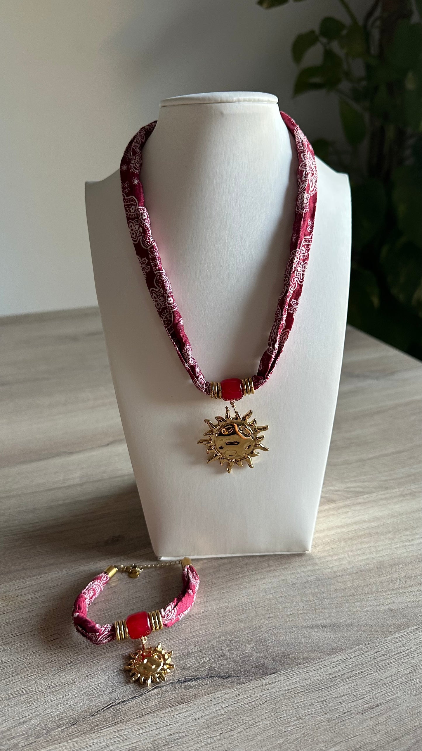 Collar Pañuelo rojo