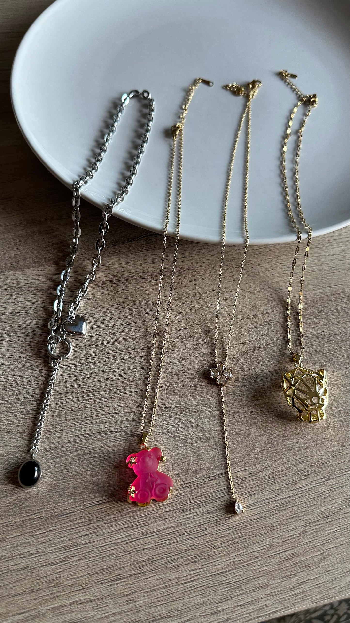 Collar Lipa