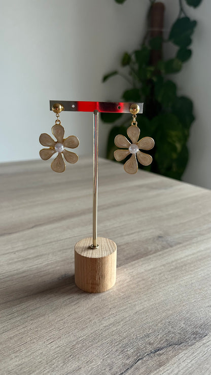 Pendiente Flor mantequilla