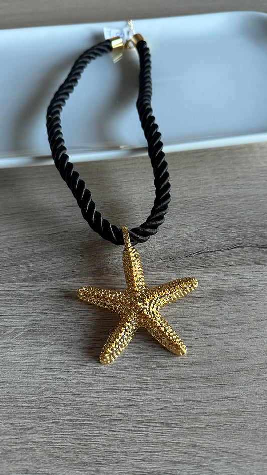 Collar estrella negro
