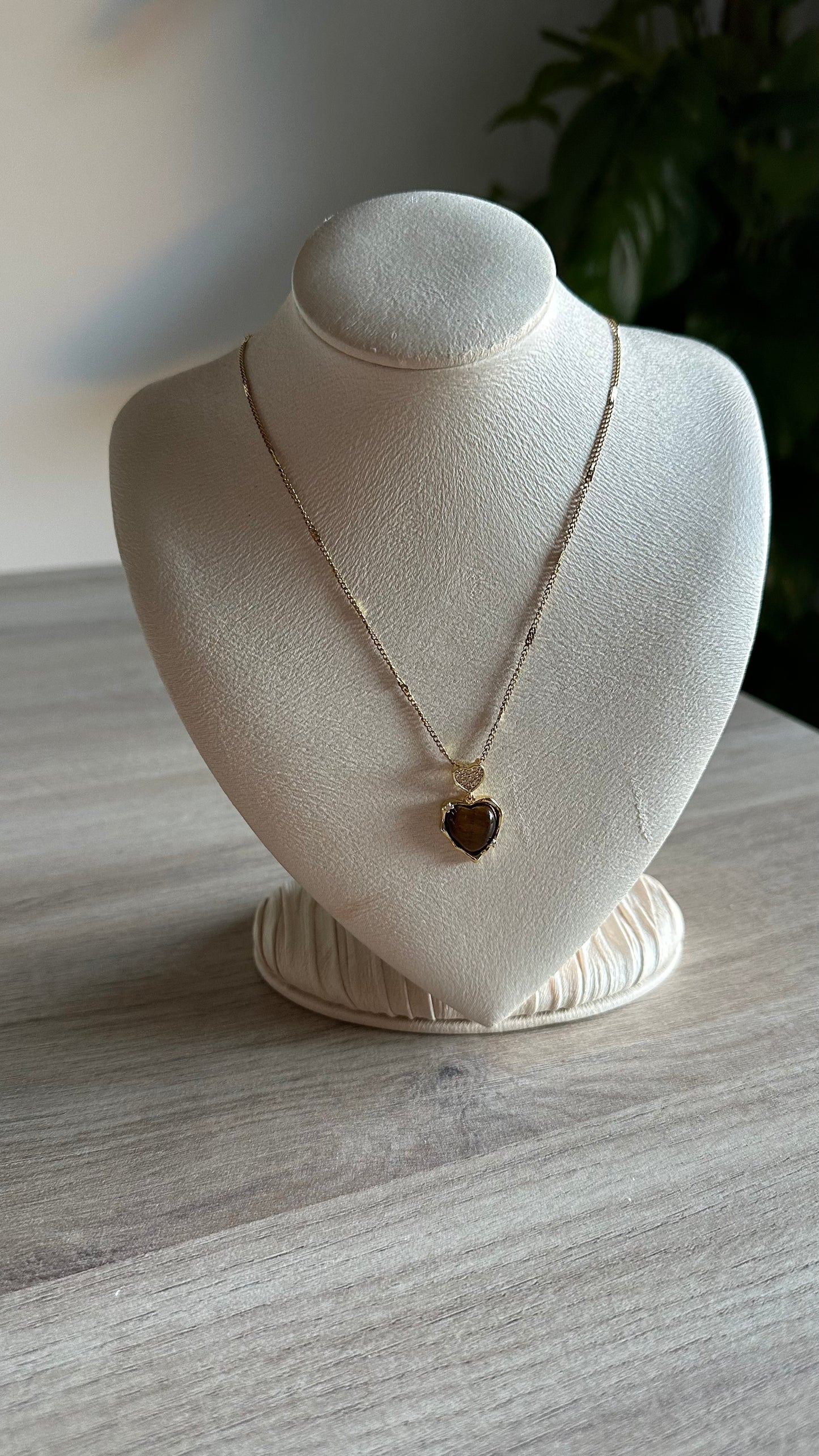 Corazón Brown