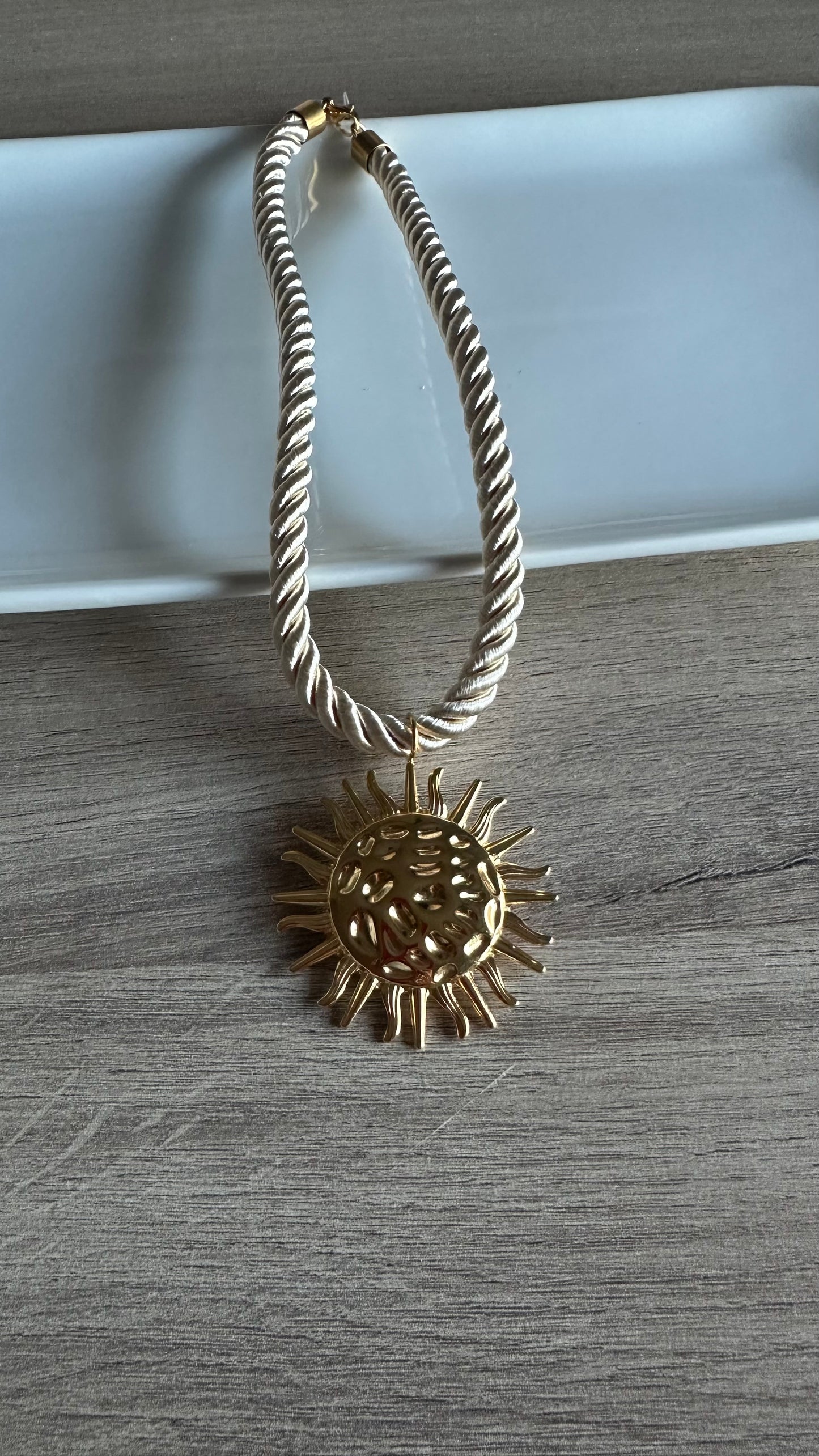 Collar sol beige