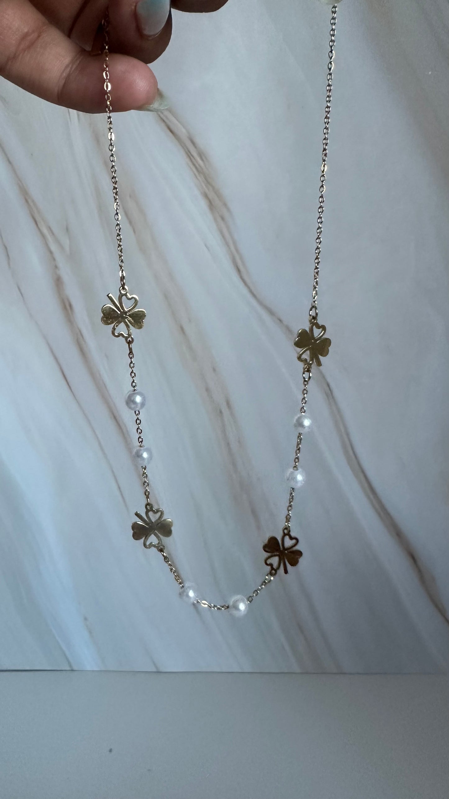 Collar trébol perlado