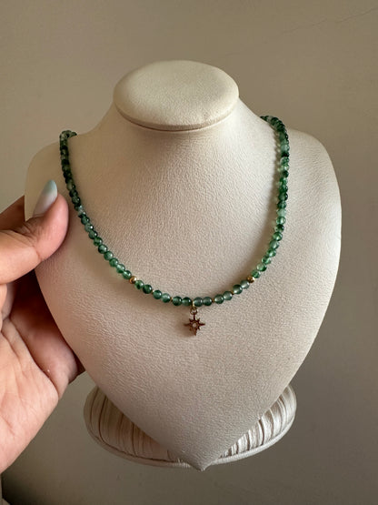 Collar estrella verde