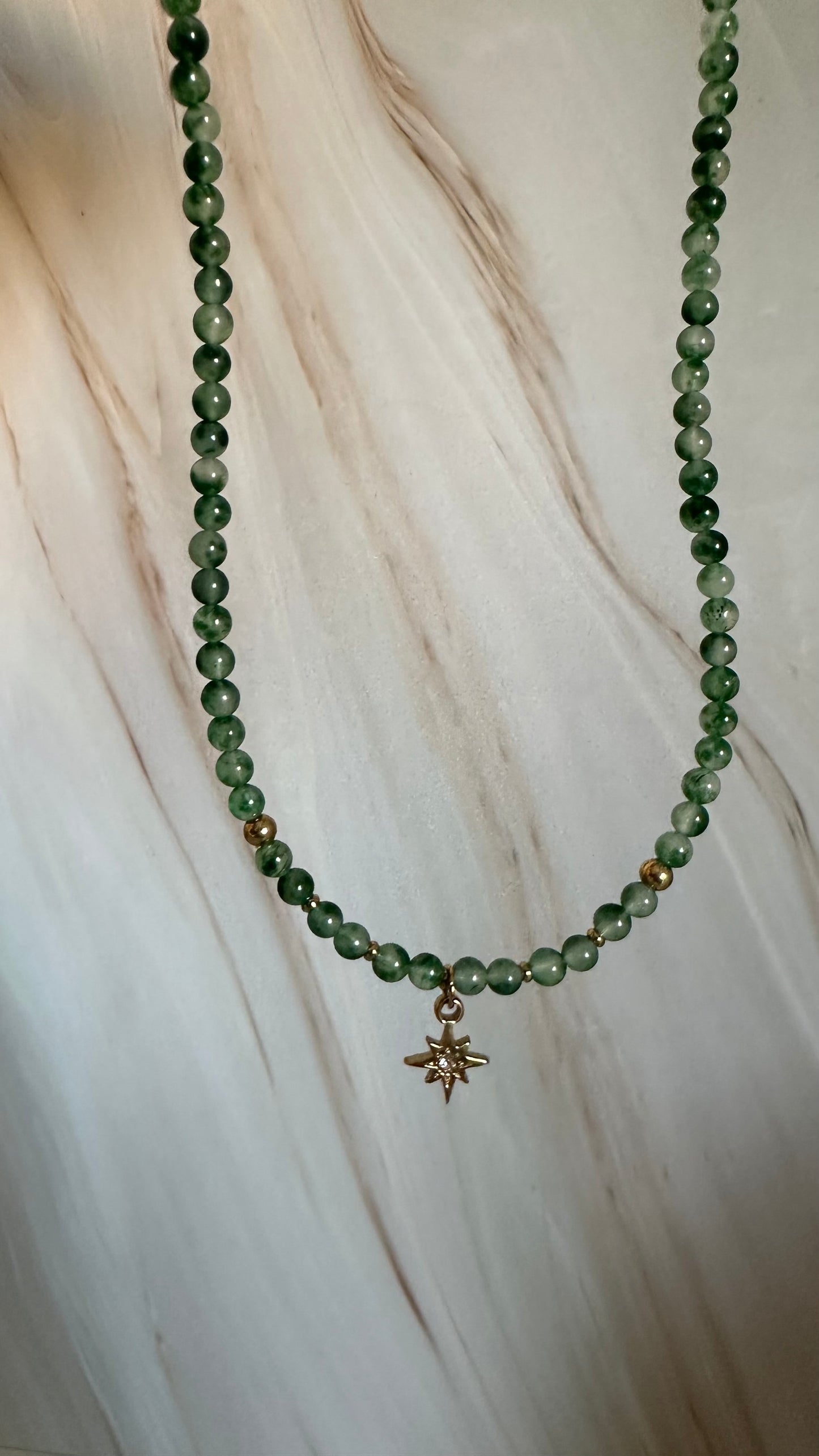Collar estrella verde