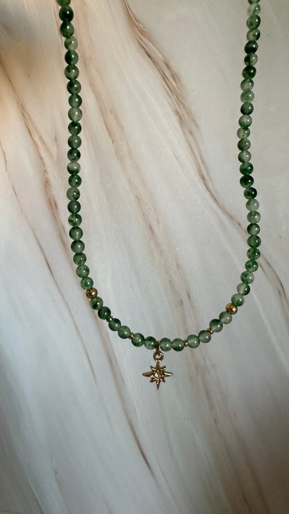 Collar estrella verde
