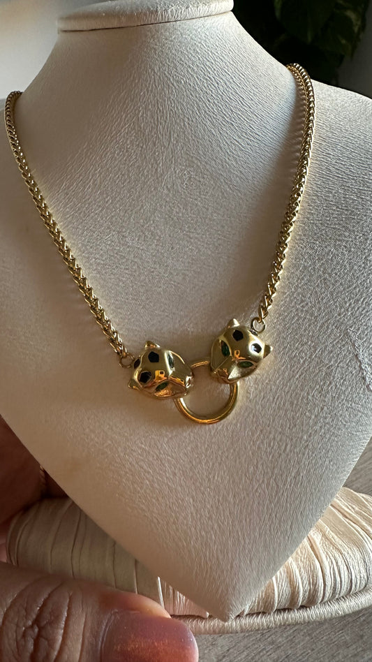 Collar Lion