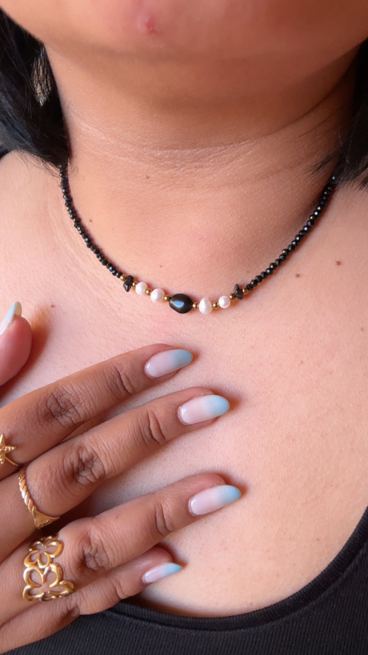 Collar piedra negra