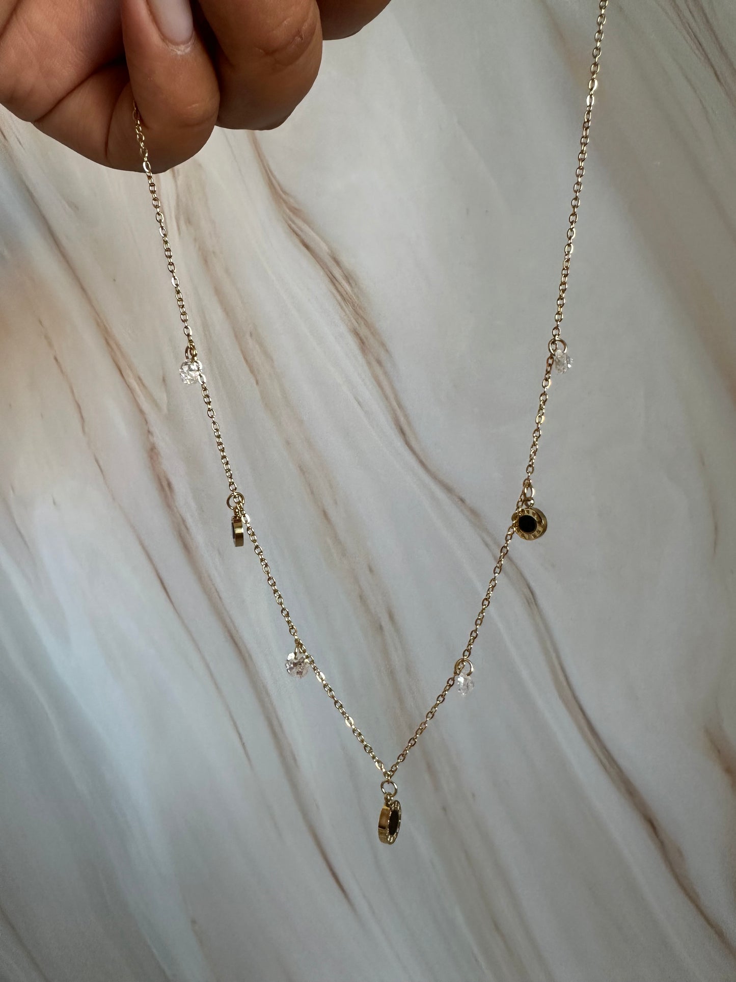 Collar Punto negro