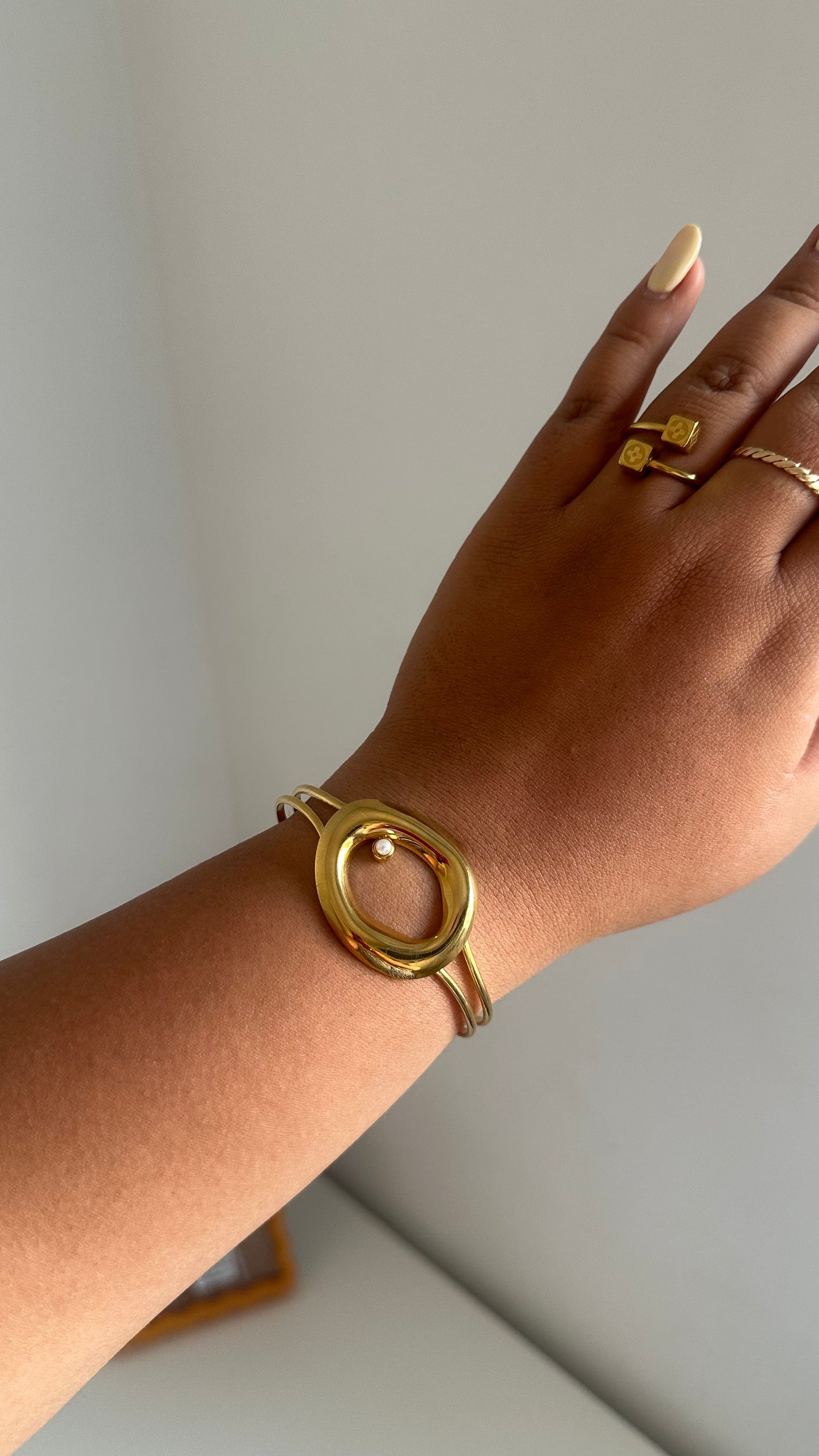 Brazalete Dana dorado