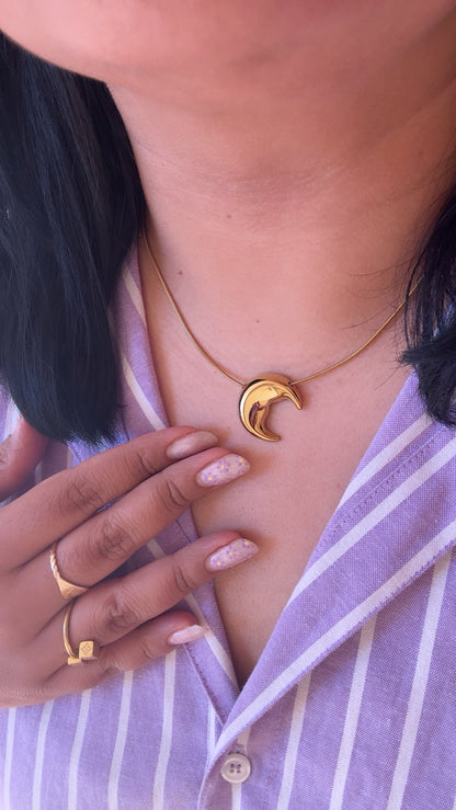 Collar Media Luna