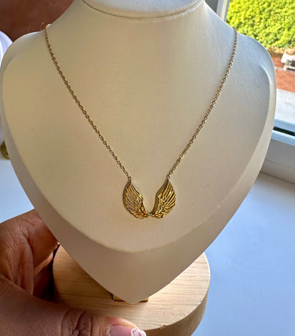 Collar Alas doradas