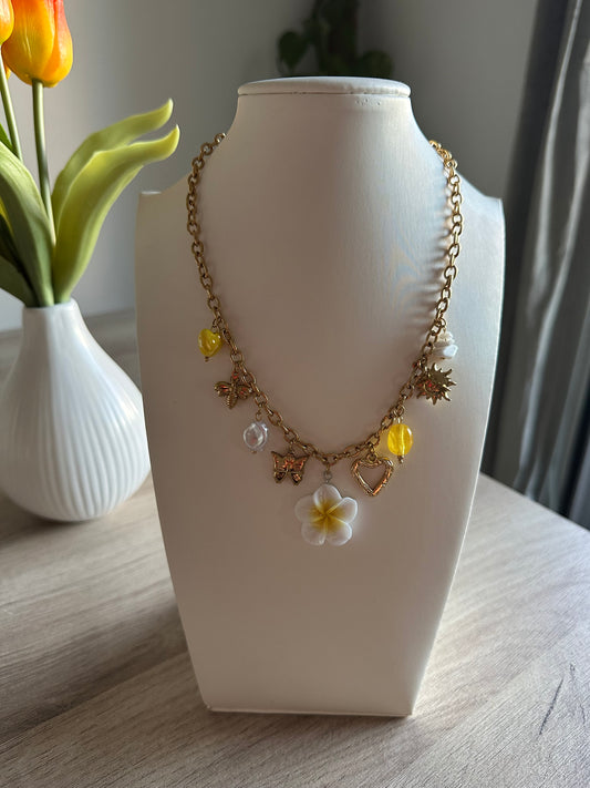 Collar Flor amarilla