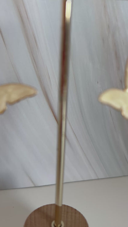 Pendiente mariposa mantequilla