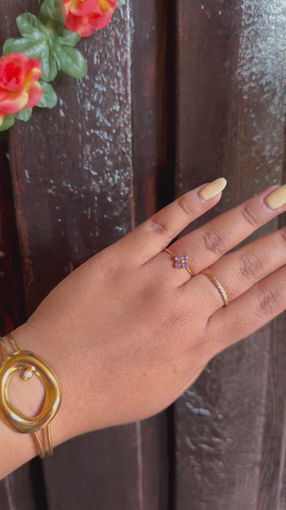 Anillo flor lila