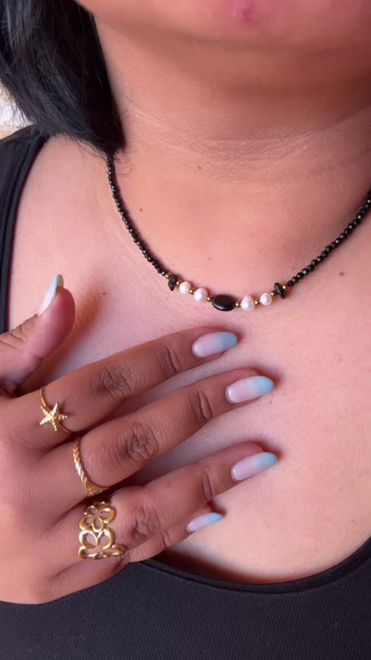 Collar piedra negra